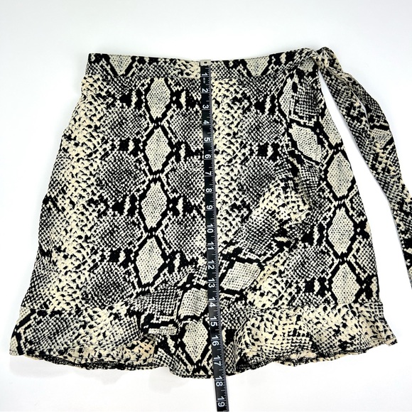 Nasty Gal Collection - Snake Print Ruffle Hem Skirt - Picture 10 of 10
